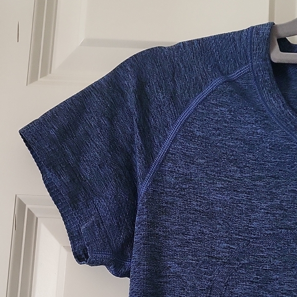 Lululemon Swiftly Tech Short Sleeve Top Navy Blue Size 8 Athletic Running - Picture 5 of 7